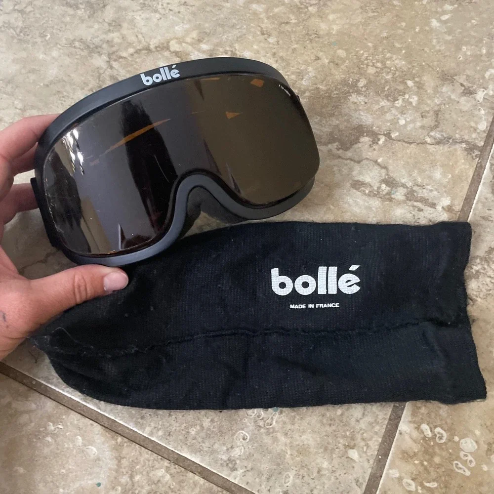 Bolle X700 Amber Ski Goggles Black Frame Tinted Lens Made‎ in France with Pouch